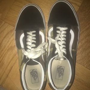Vans camo shoes size 13